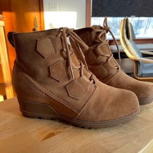 Sorel Evie lace up bootie